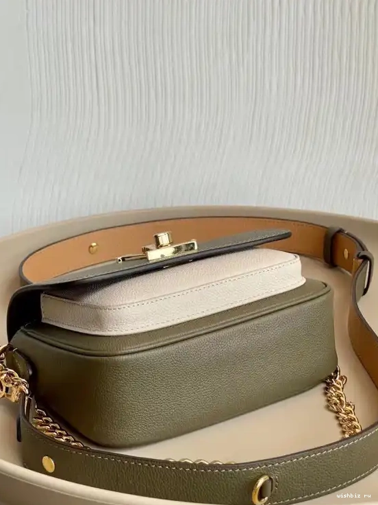 WIS TENDER LOUIS LOCKME VUITTON 0426
